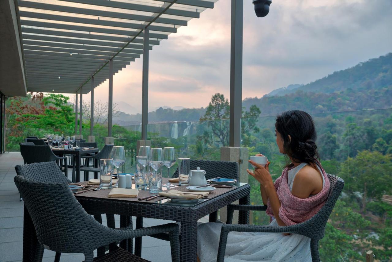 Niraamaya Retreats Samroha Athirappilly Extérieur photo